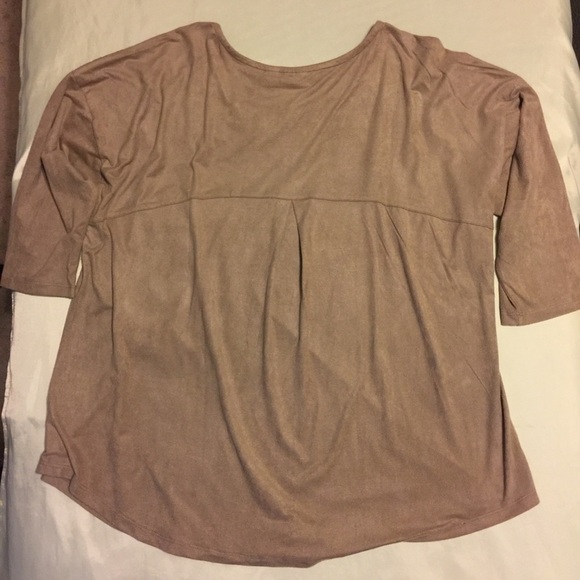 TAUPE top w/ cutout yolk. Super soft & comfy - Picture 5 of 7